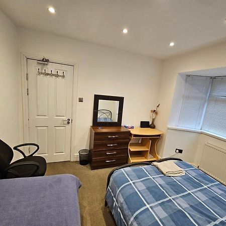 Monyhull Homestay - Near City Centre Kingsheath Nia Nec Bhx Birmingham Buitenkant foto