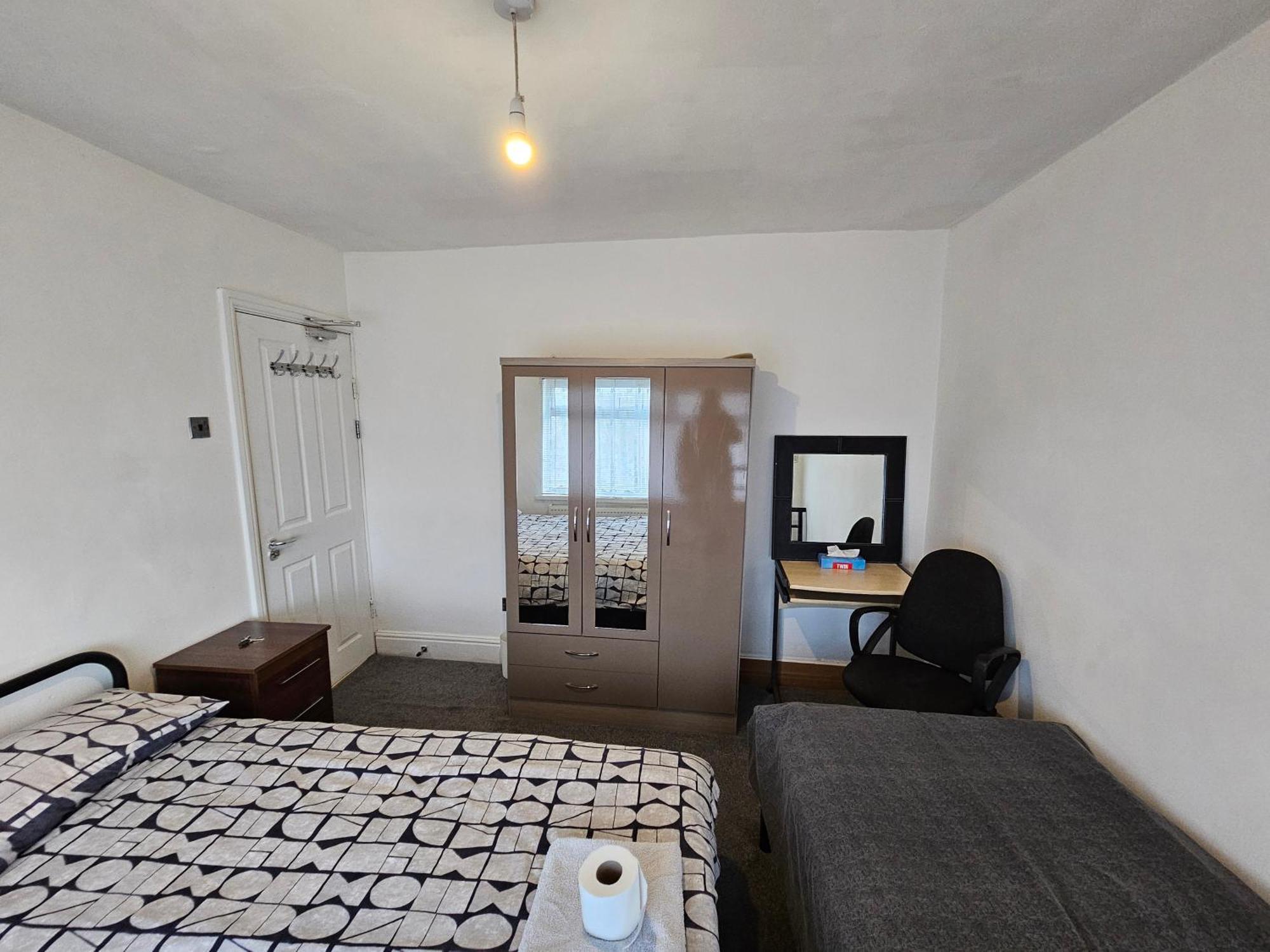 Monyhull Homestay - Near City Centre Kingsheath Nia Nec Bhx Birmingham Buitenkant foto